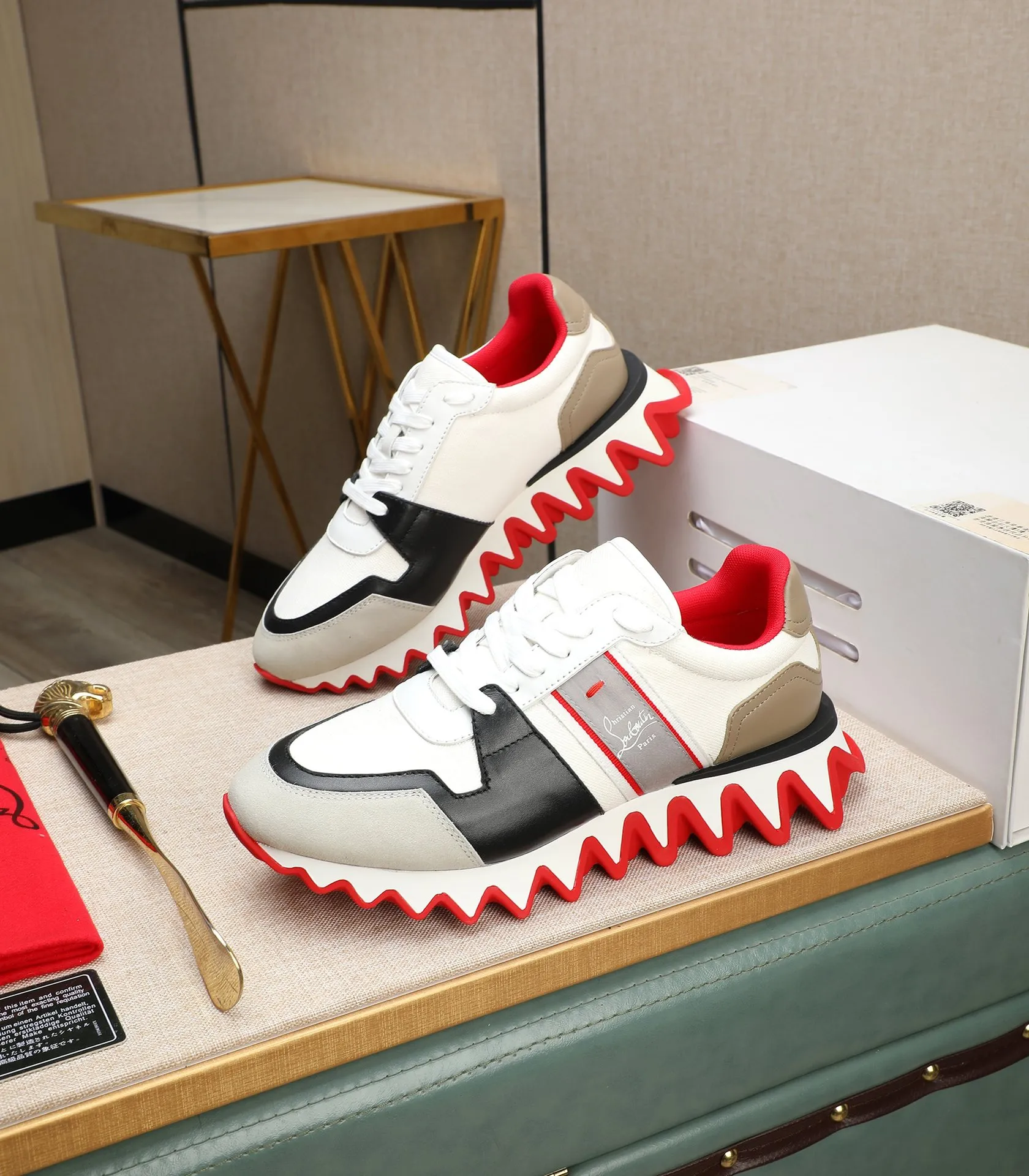 Men's shoes 💰680 (high-end goods) Christian Louboutin (CL red sole shoes) counter series, casual sneakers for couples 📢 📢 📢 Exclusive hot style release 🎈🎈💪 Movable latex feet 👻 Finished outsole line [Proud] 😝Male 38#-46, global supply 😝 [Top version]: Original imported genuine leather upper, top original leather lining, original molded TPU outsole, original 1:1 detail processing, original shoe last,